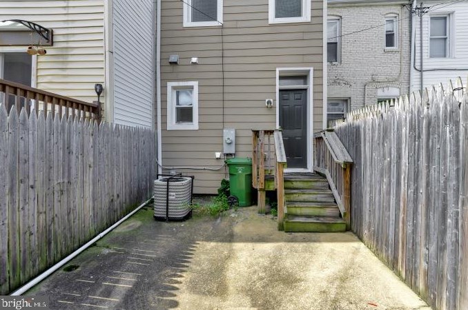 1527 Bush St, Baltimore MD  21230-1927 exterior