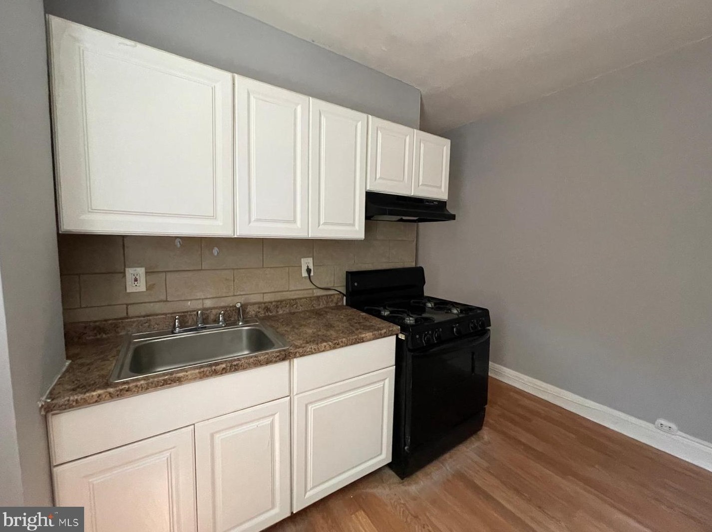 2043 Braddish Ave, Baltimore MD  21216-3125 exterior