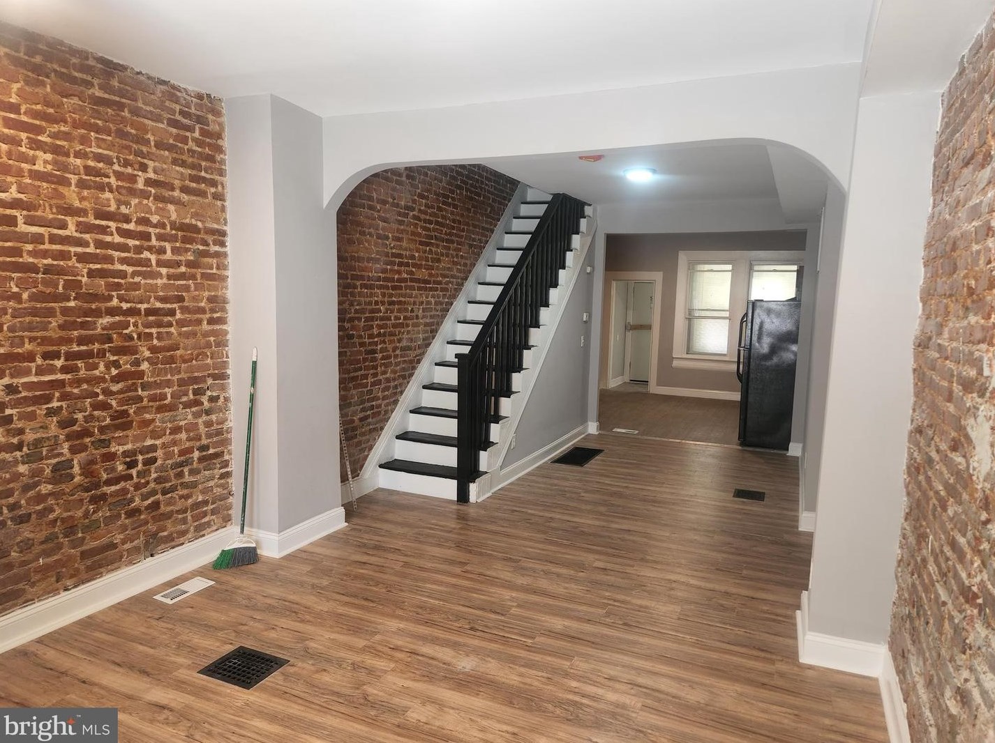 1119 W Ostend St, Baltimore, MD 21230