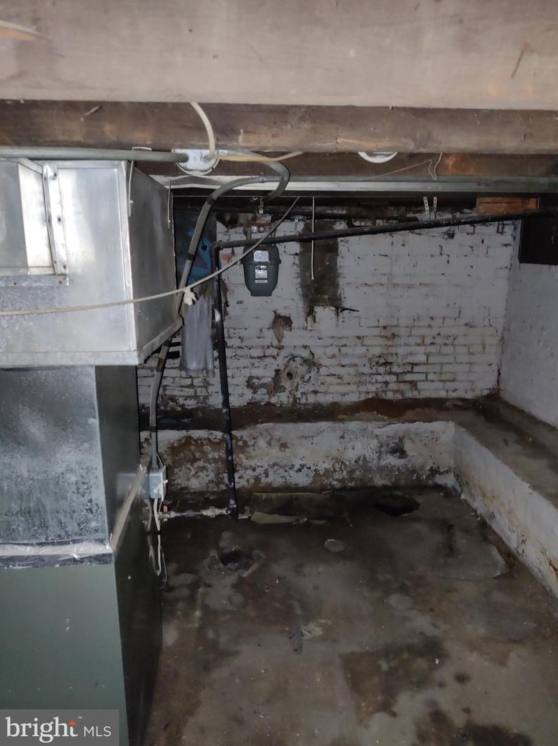 2829 Miles Ave, Baltimore MD 21211-2829 exterior