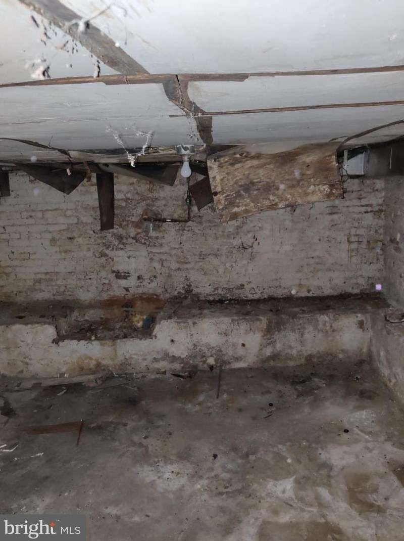 2829 Miles Ave, Baltimore MD 21211-2829 exterior