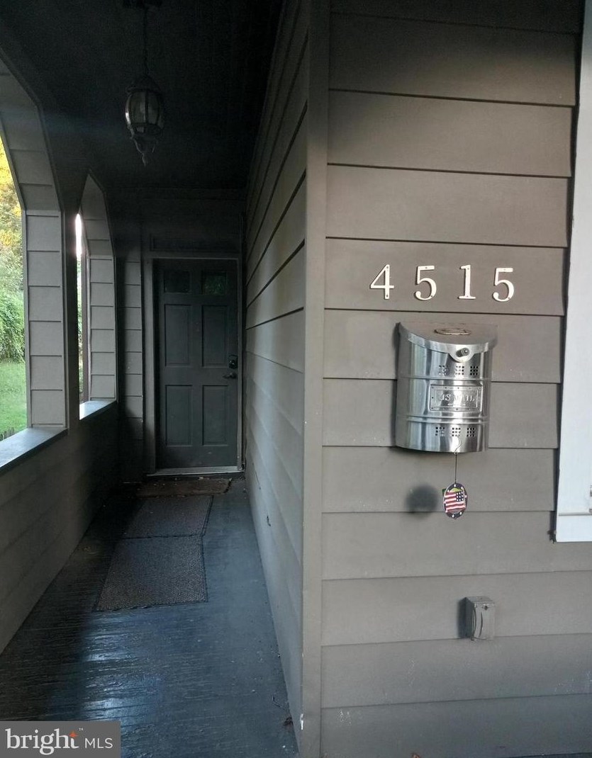 4515 Schenley Rd, Baltimore, MD 21210-2524