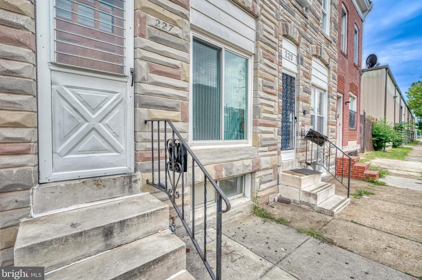 227 Grundy St, Baltimore, MD 21224-2540