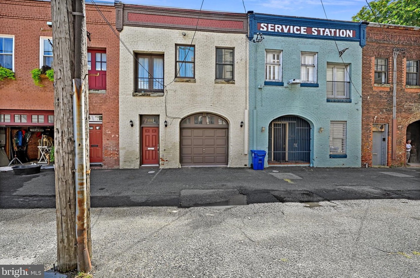 1115 Hunter St, Baltimore, MD 21202-3821