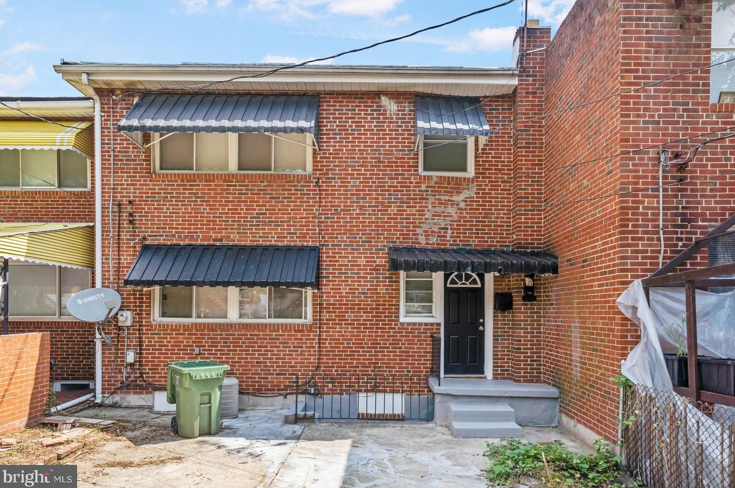 3806 Derby Mnr Dr, Baltimore MD  21215-7631 exterior