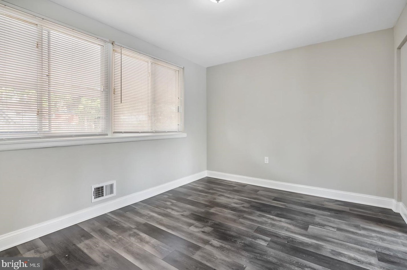 3806 Derby Mnr Dr, Baltimore MD  21215-7631 exterior