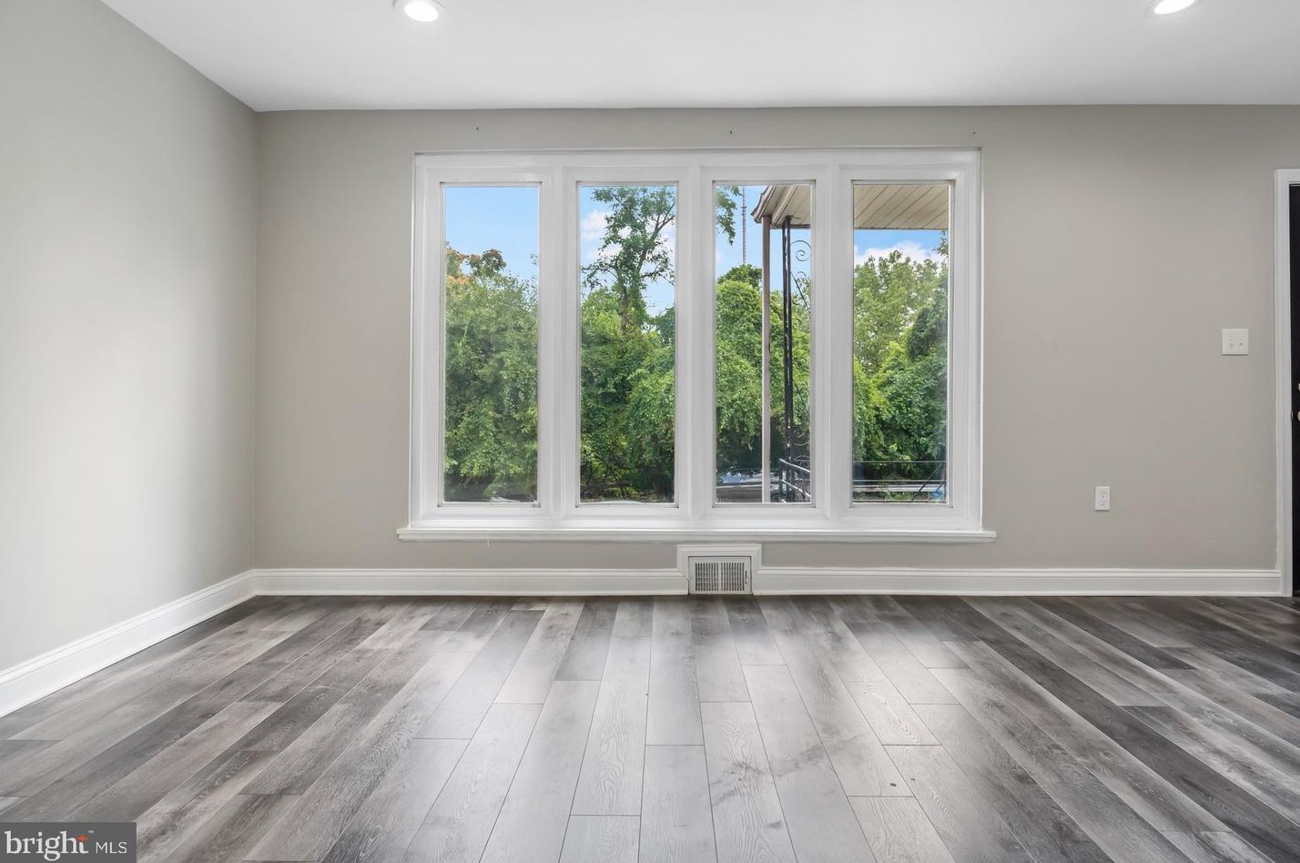 3806 Derby Mnr Dr, Baltimore MD  21215-7631 exterior