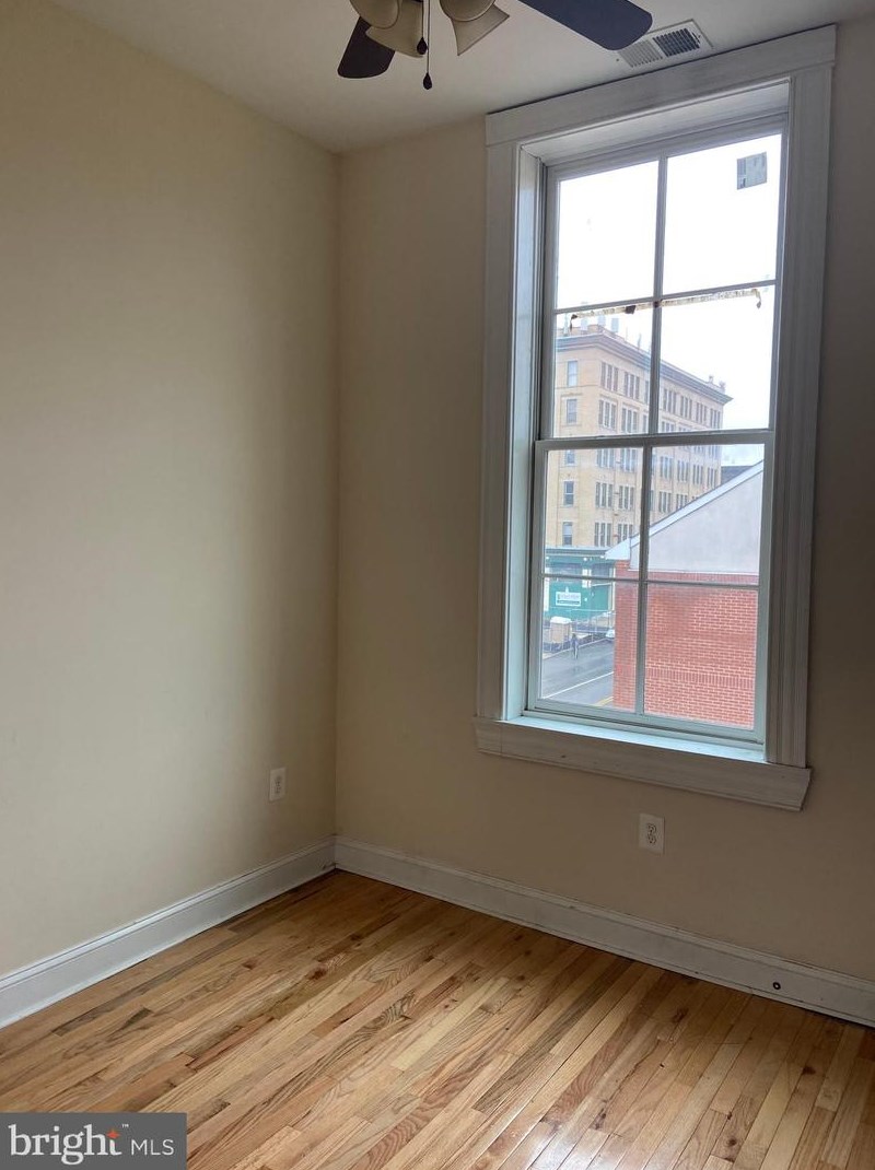 329 Eutaw St, Baltimore MD  21201-1806 exterior