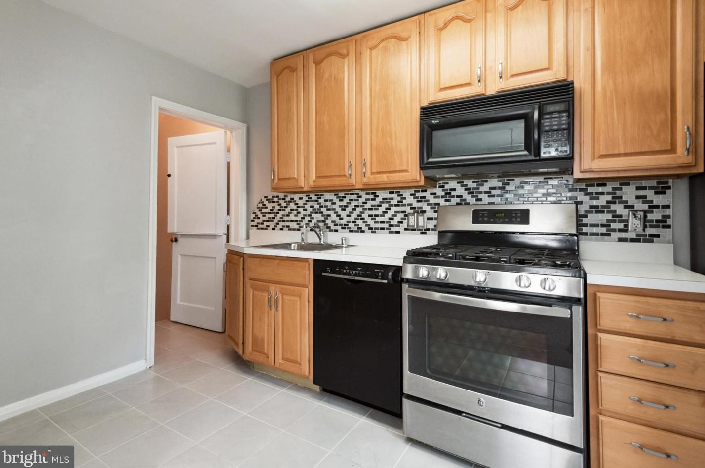 3210 Northway Dr, Baltimore MD  21234-7827 exterior