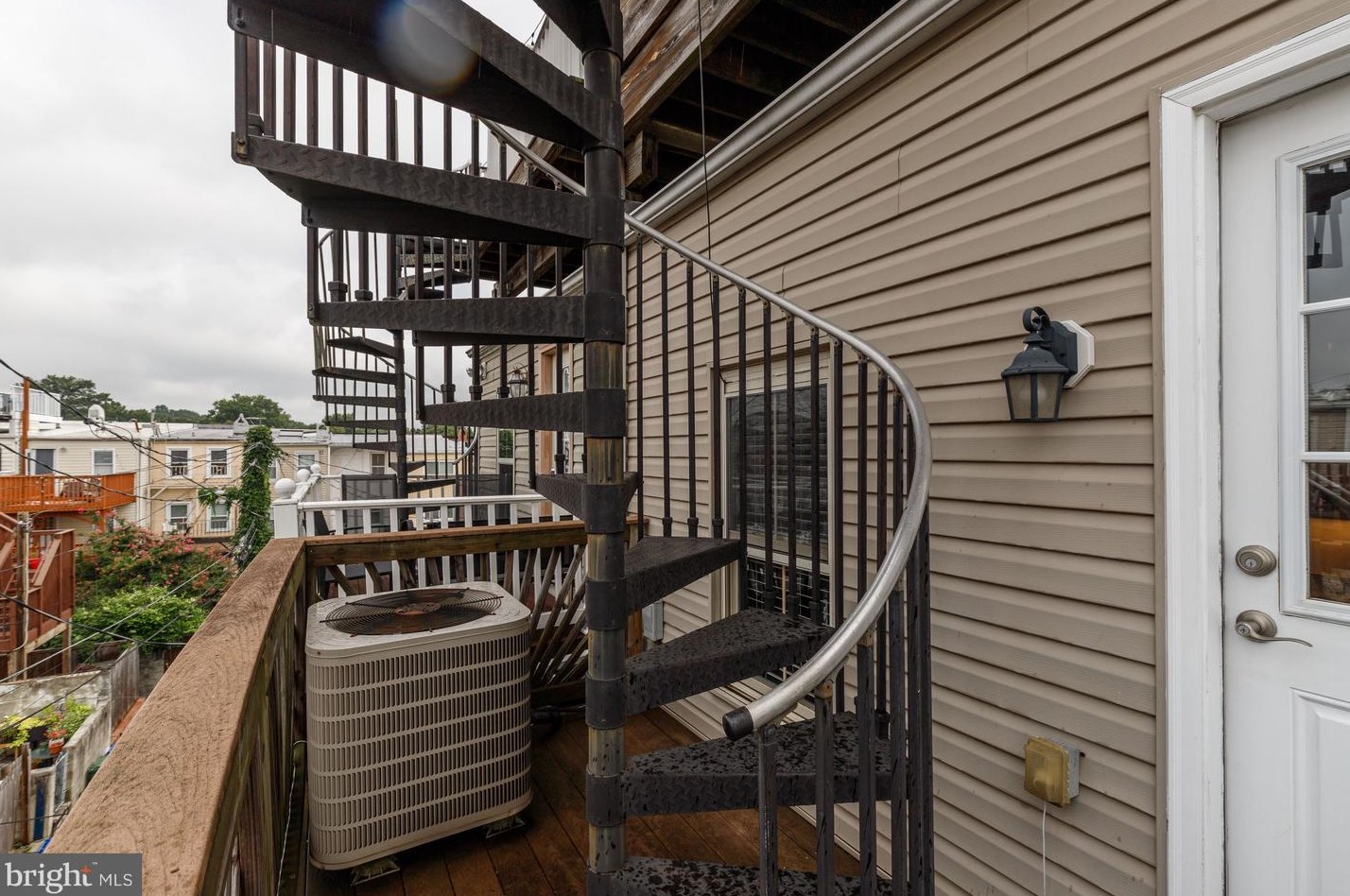 610 Luzerne Ave, Baltimore MD  21205-2612 exterior