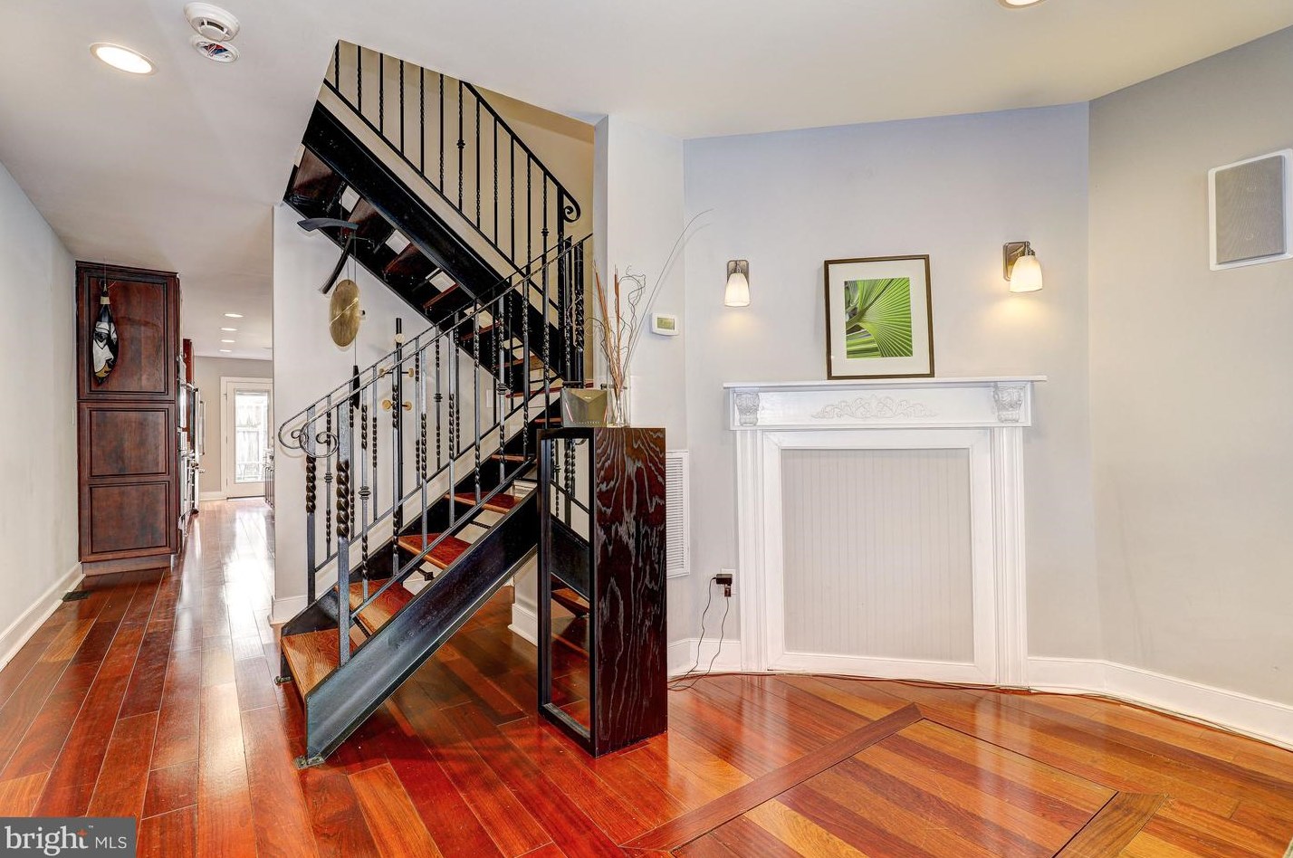 610 Luzerne Ave, Baltimore MD  21205-2612 exterior