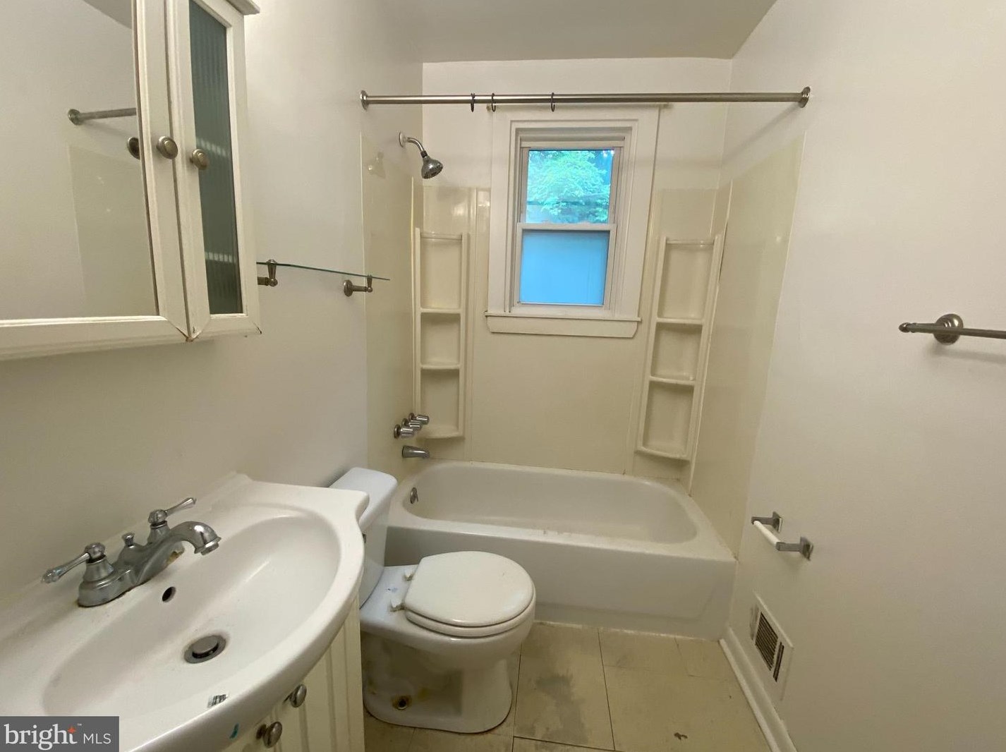 3815 Birchview Ave, Baltimore, MD 21206-1789