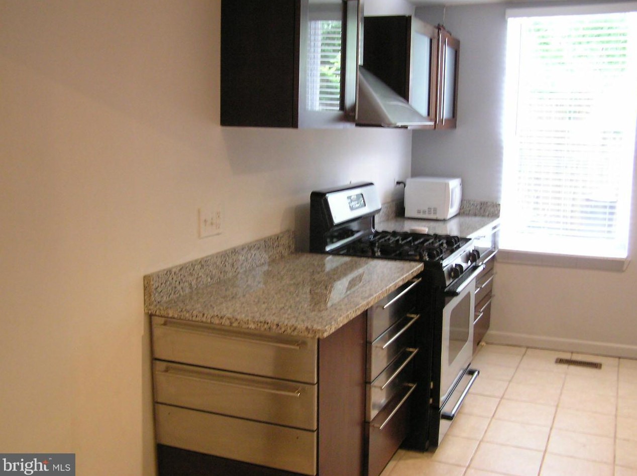 2519 Fleet St, Baltimore MD  21224-3742 exterior