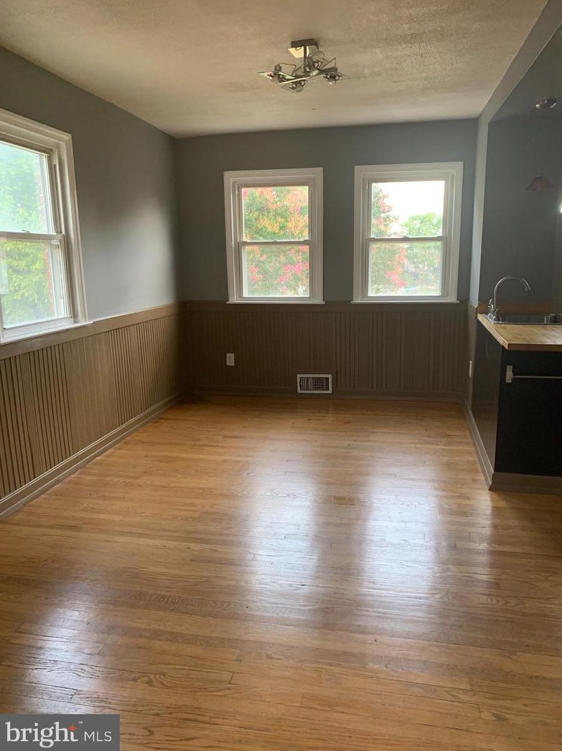 5921 Fenwick Ave, Baltimore MD  21239-2408 exterior