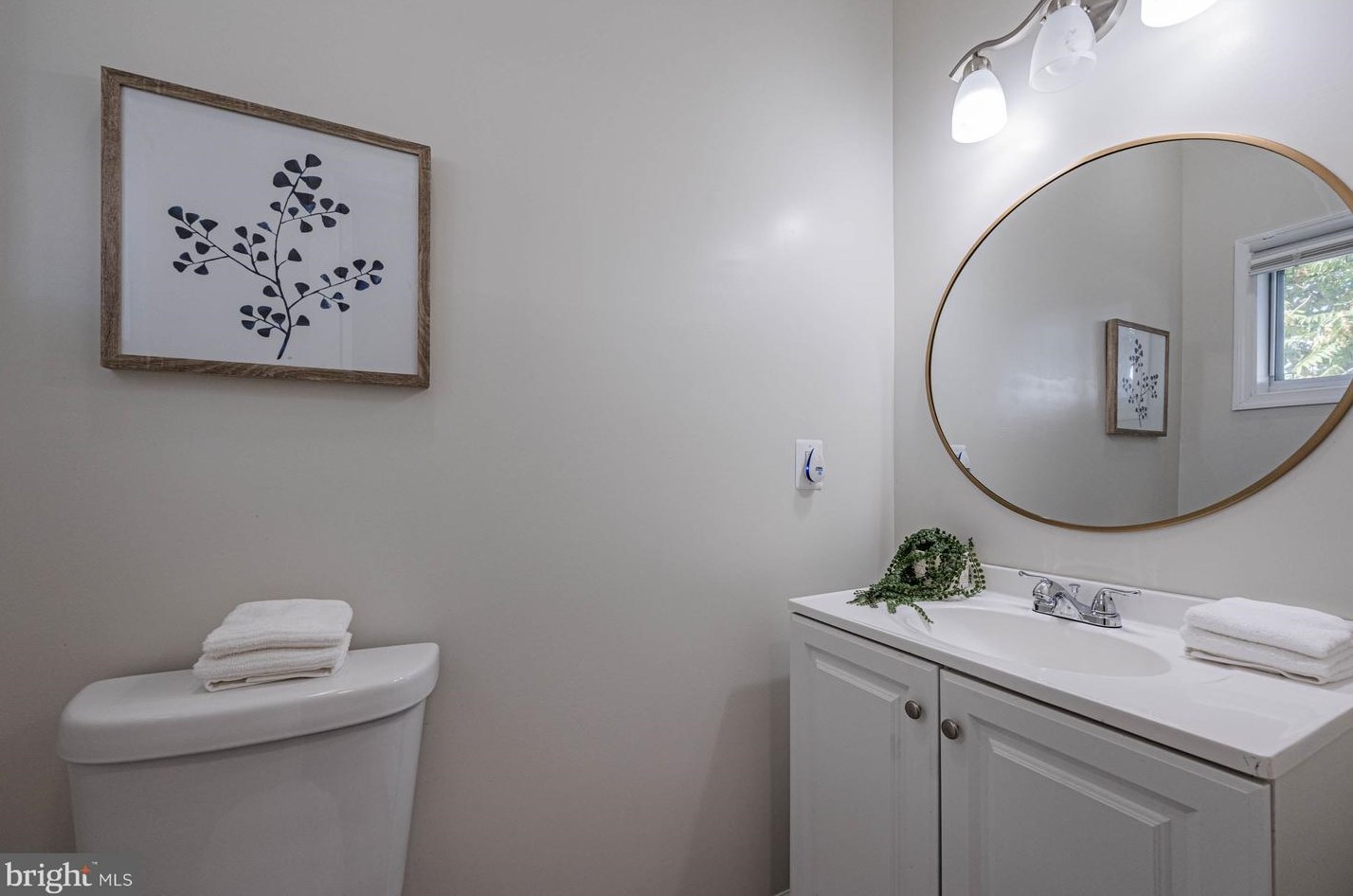 2239 Barclay St, Baltimore MD  21218-5845 exterior