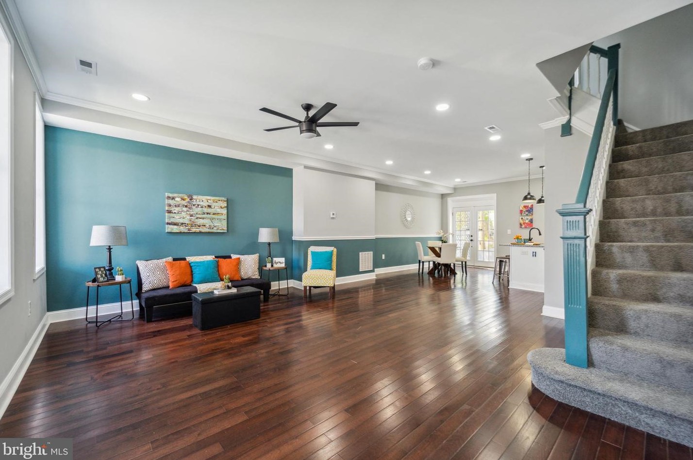 606 Linnard St, Baltimore, MD 21229-2055
