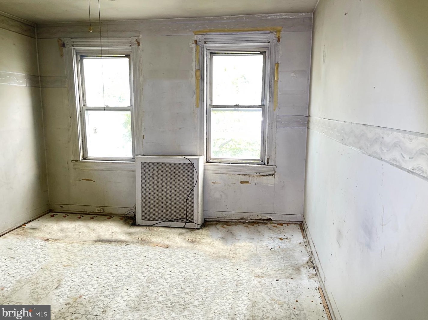 436 Kenwood Ave, Baltimore MD 21213-3821 exterior