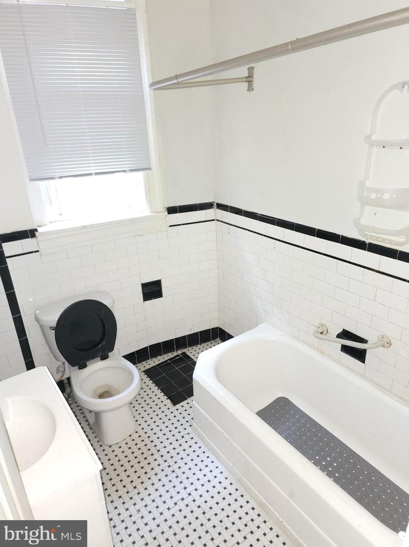 2815 Winchester St, Baltimore MD  21216-4331 exterior