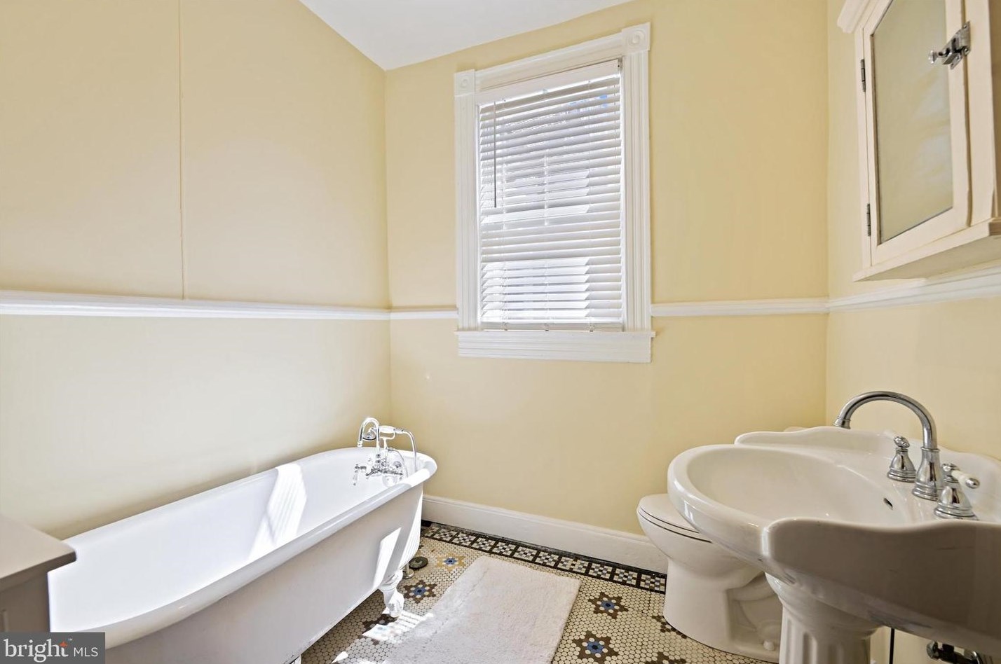 2820 Calvert St, Baltimore MD 21202-3737 exterior