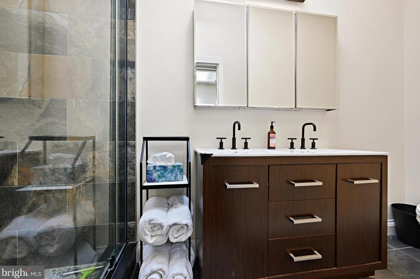 2820 Calvert St, Baltimore MD 21202-3737 exterior