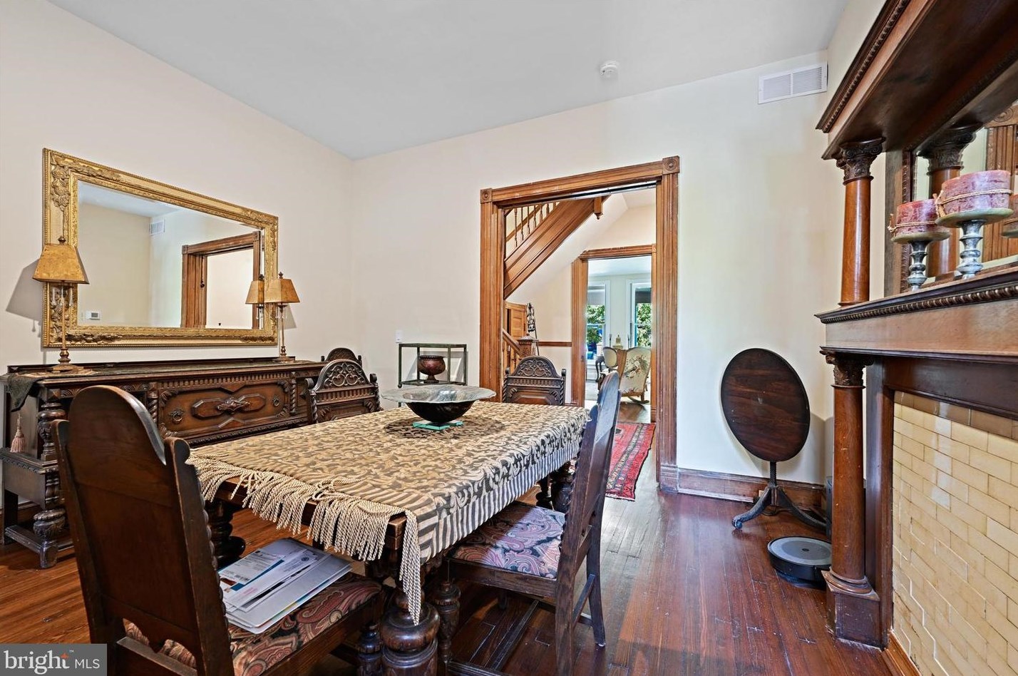 2820 Calvert St, Baltimore MD 21202-3737 exterior