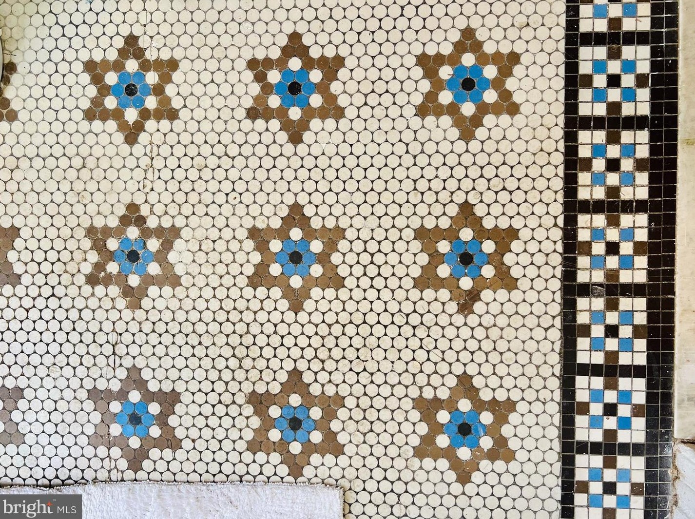 2820 Calvert St, Baltimore MD 21202-3737 exterior