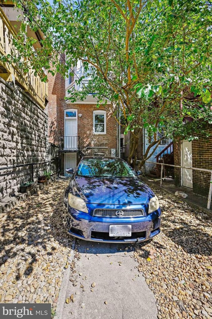 2820 Calvert St, Baltimore MD 21202-3737 exterior