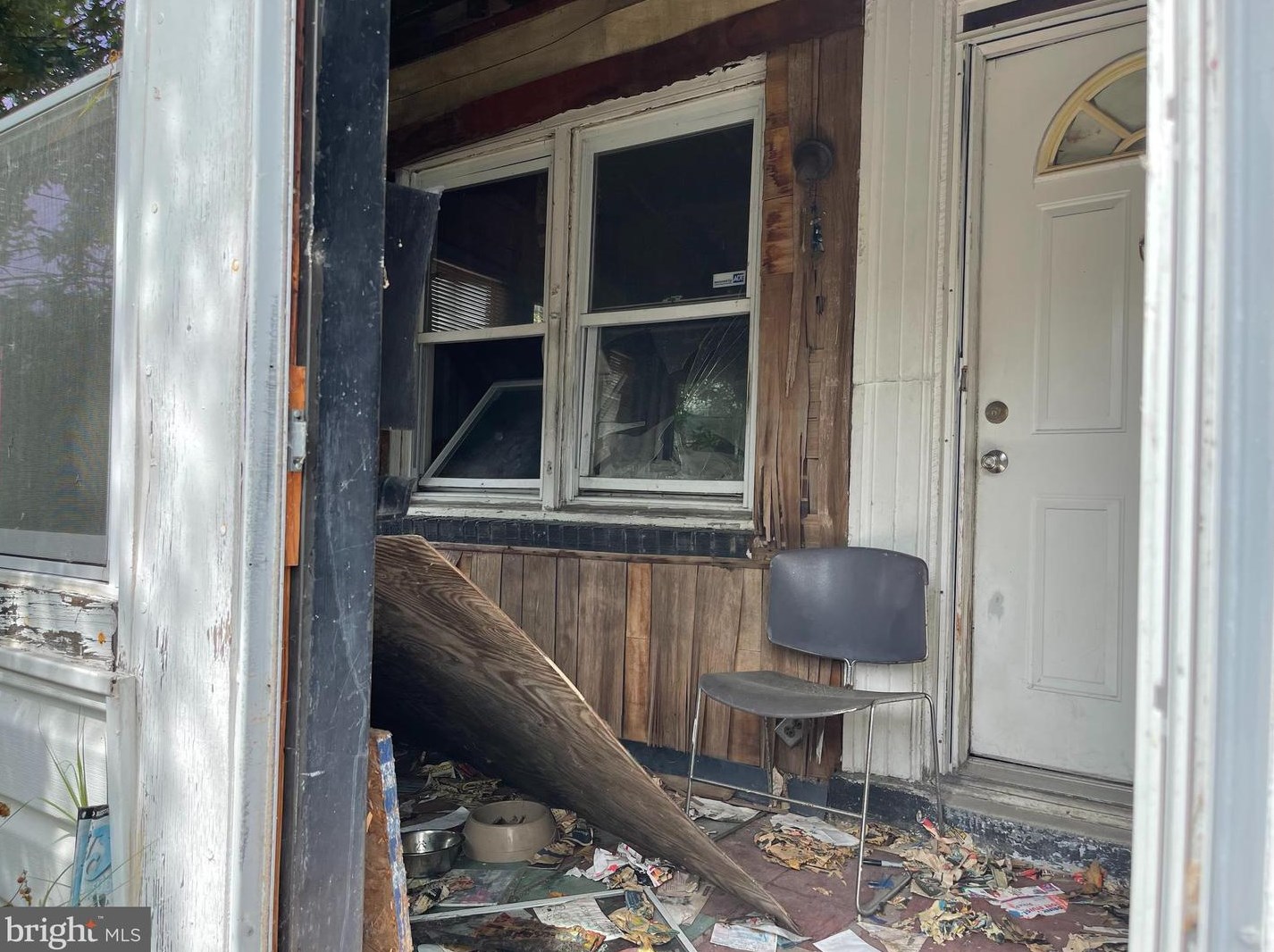 636 Hillview Rd, Baltimore, MD 21225-1242