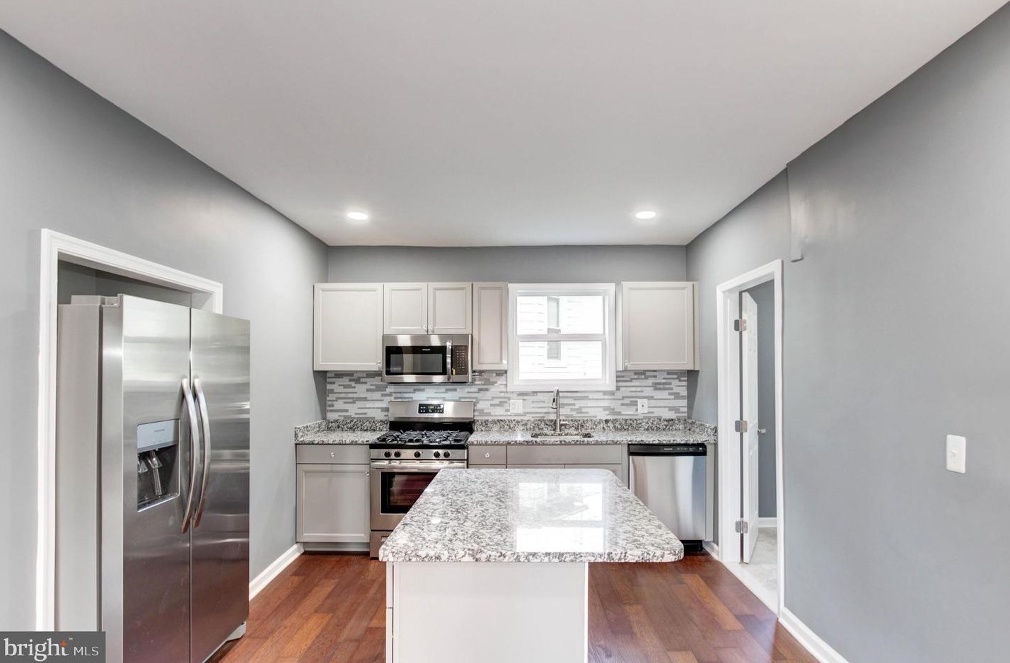 5105 Ivanhoe Ave, Baltimore MD  21212-4320 exterior