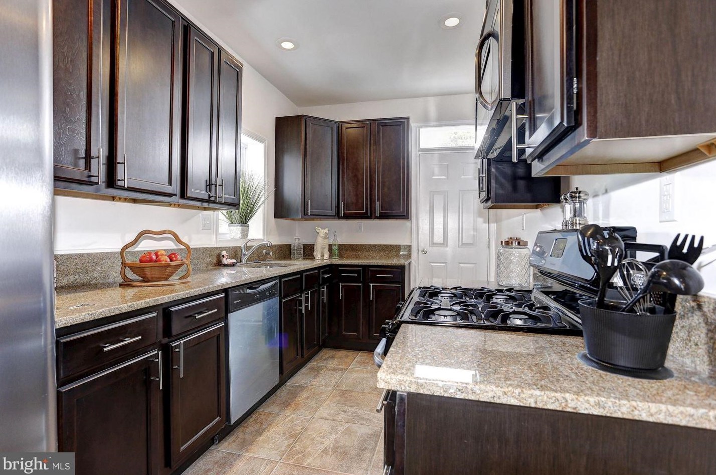 1807 E 30th St, Baltimore, MD 21218