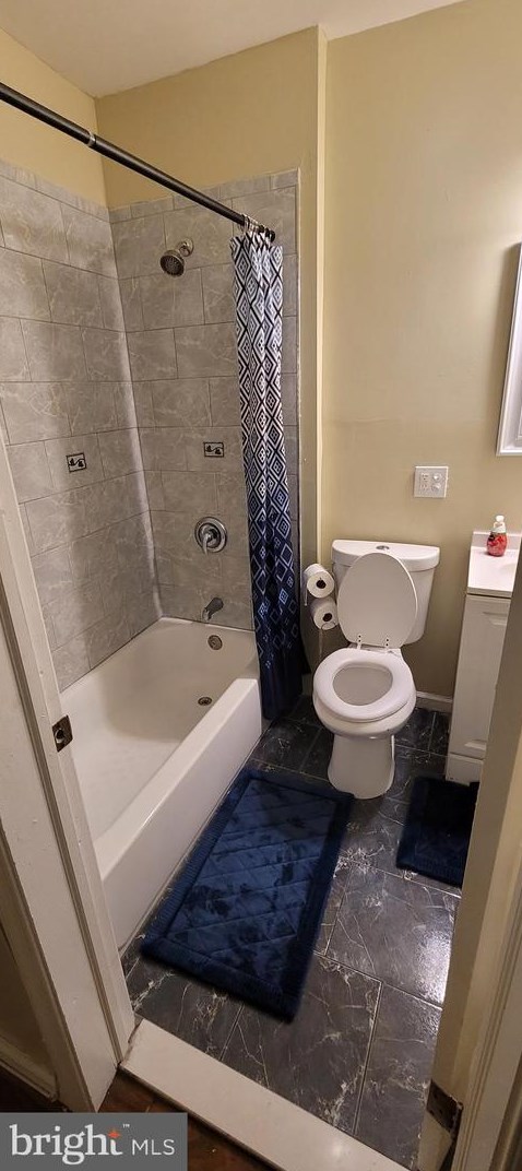2449 N Calvert St #2, Baltimore, MD 21218