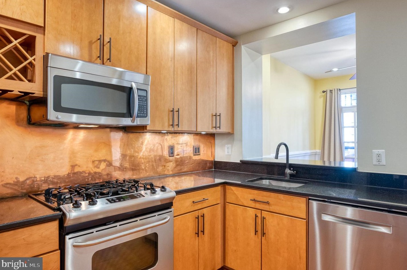 13 Glover St, Baltimore MD  21224-1140 exterior