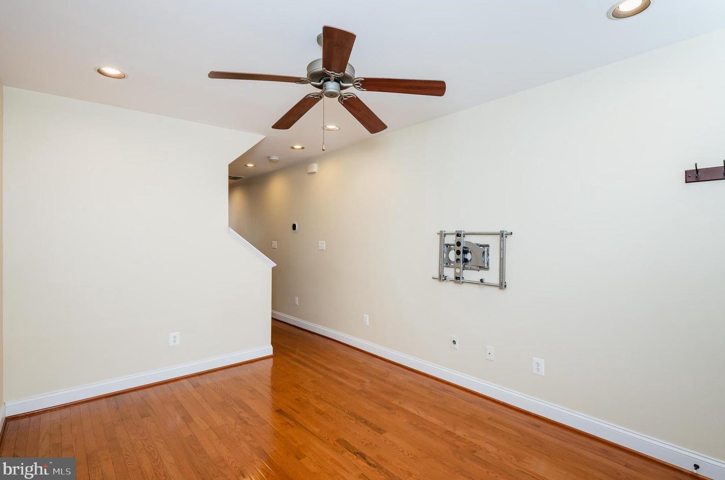 13 Glover St, Baltimore MD  21224-1140 exterior