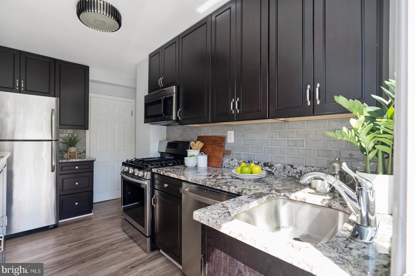 5505 The Alameda, Baltimore MD 21218-1359 exterior