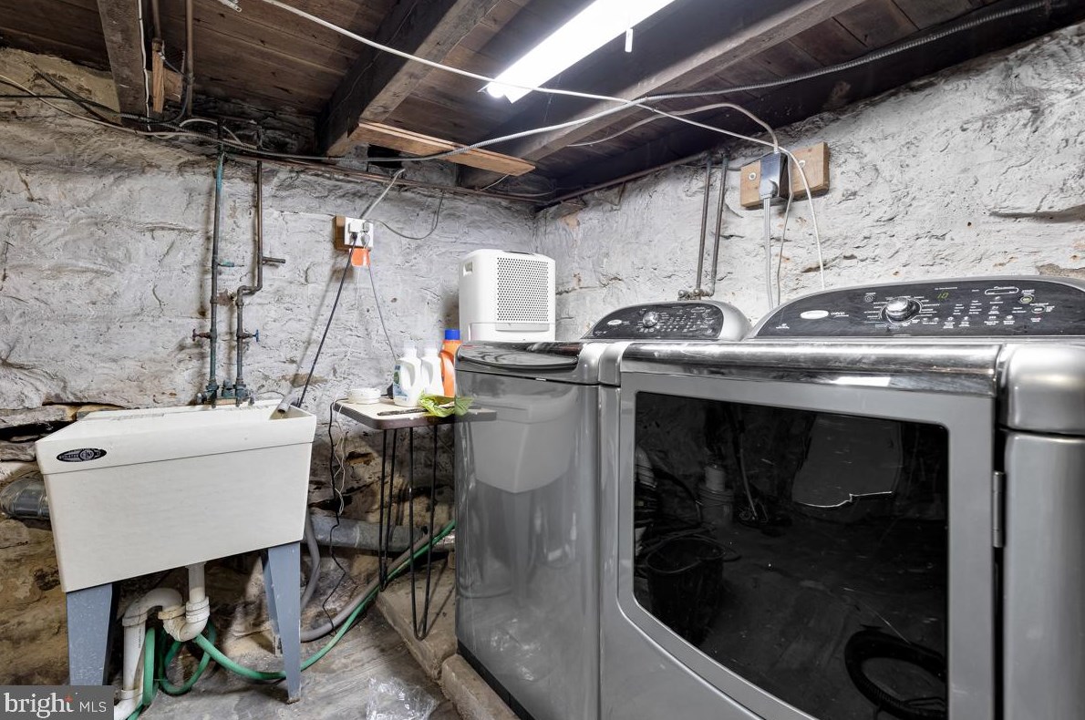 718 Pacific St, Baltimore MD  exterior