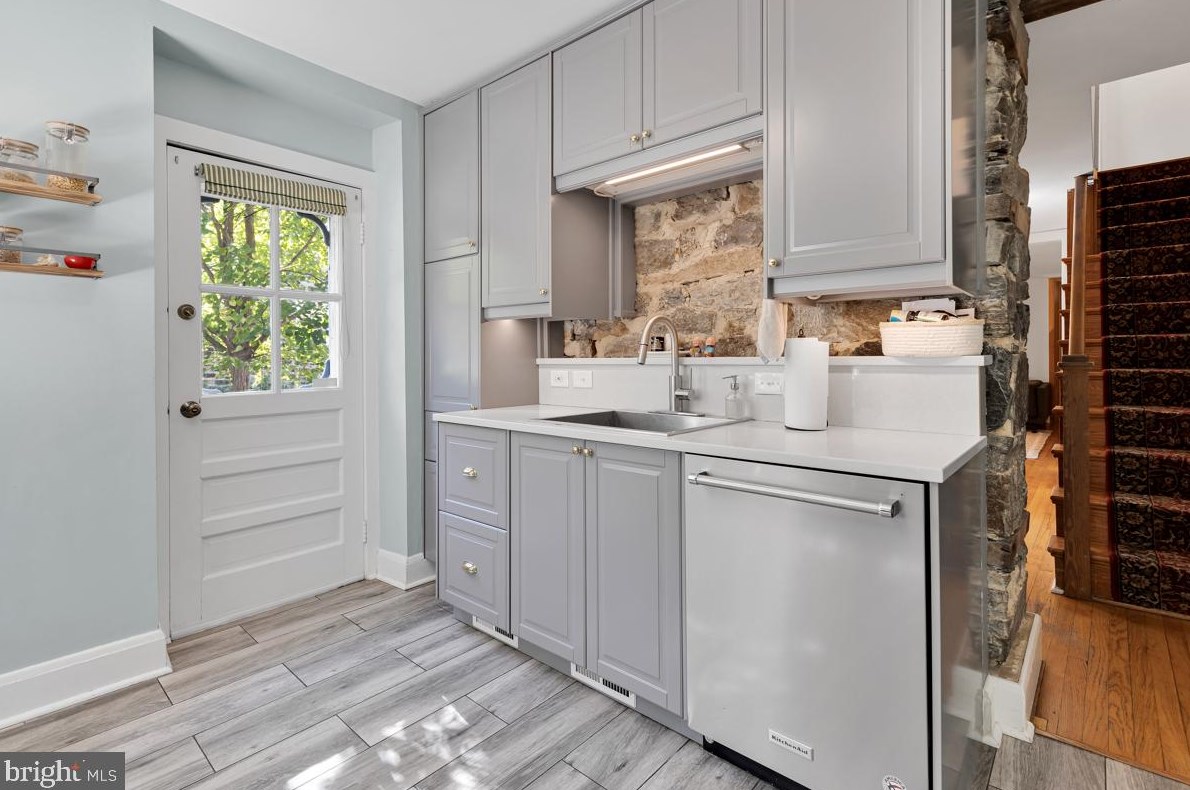 718 Pacific St, Baltimore MD  exterior