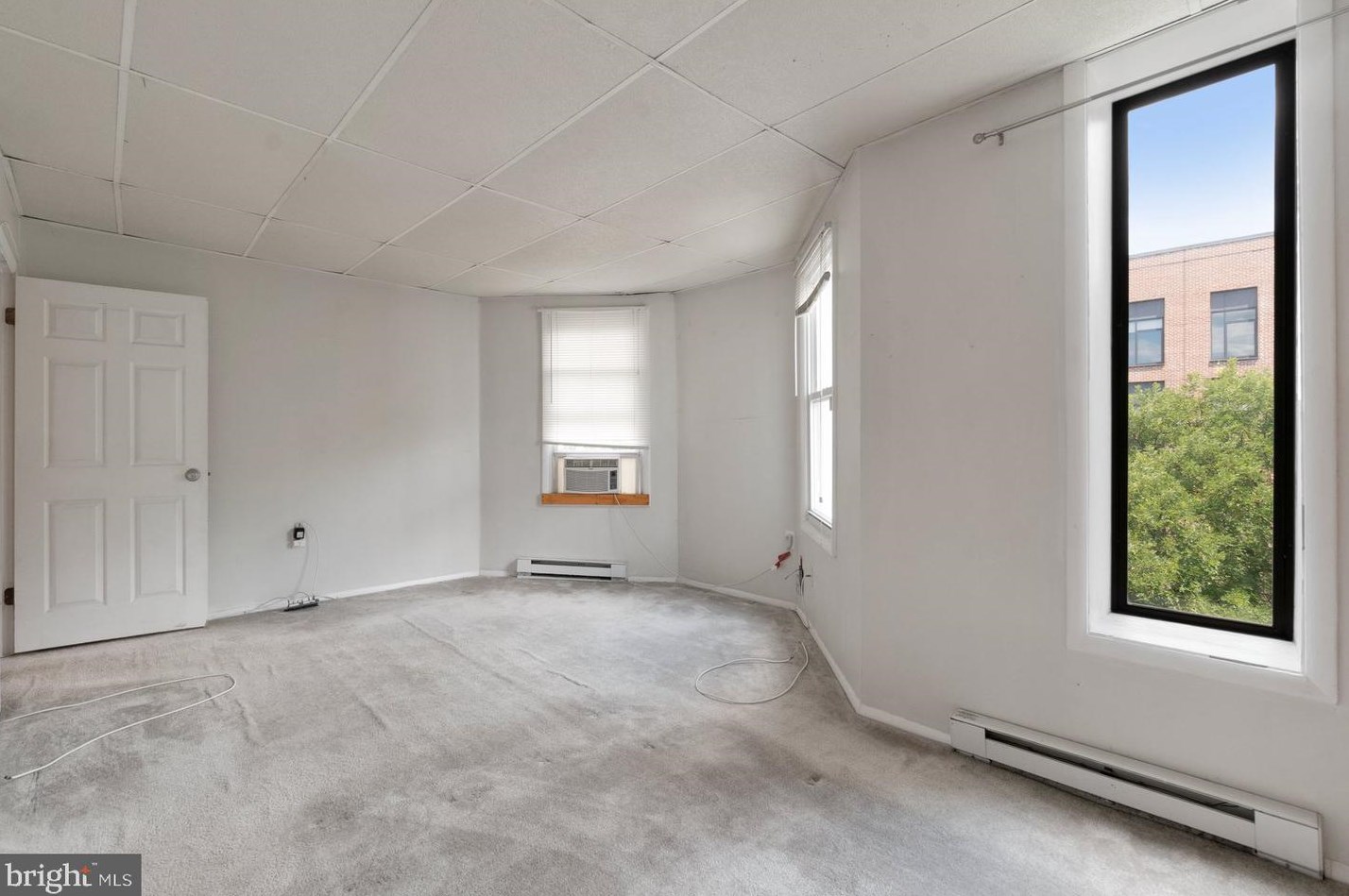 1739 Park Ave, Baltimore MD 21217-4816 exterior