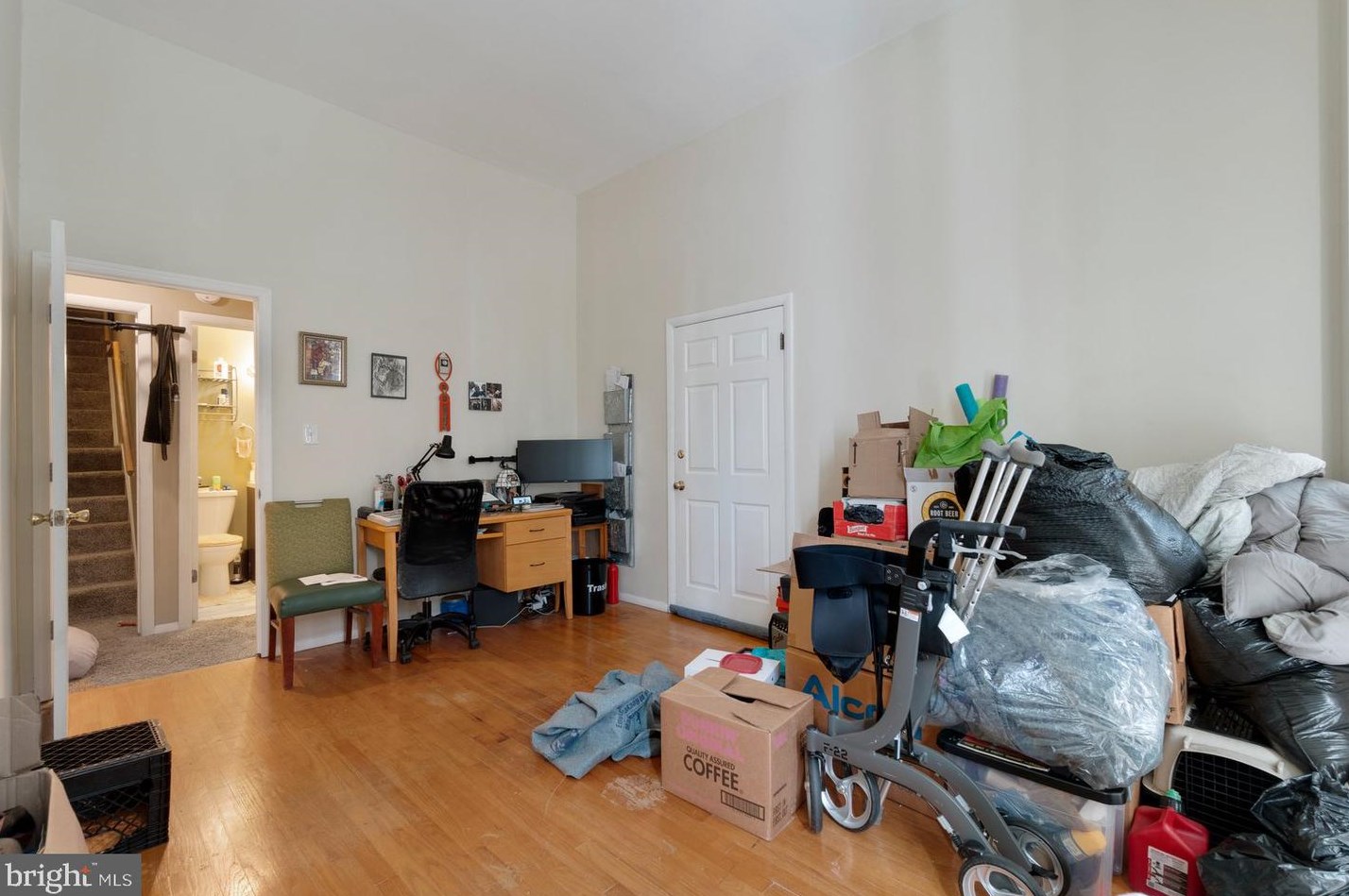 1739 Park Ave, Baltimore MD 21217-4816 exterior