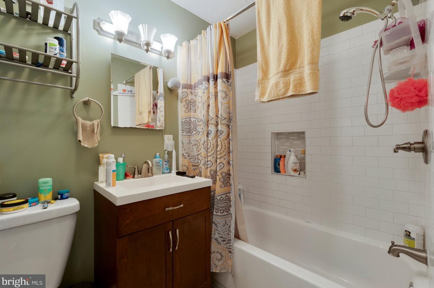 1739 Park Ave, Baltimore MD 21217-4816 exterior