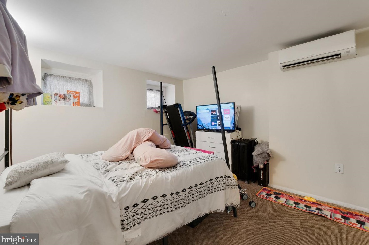 1739 Park Ave, Baltimore MD 21217-4816 exterior