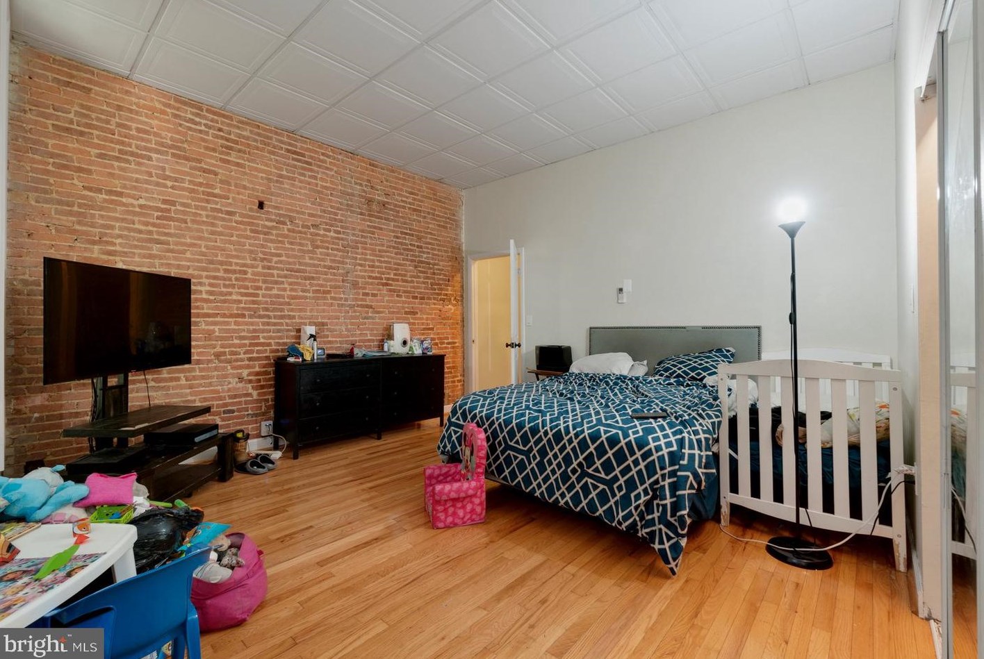 1739 Park Ave, Baltimore MD 21217-4816 exterior