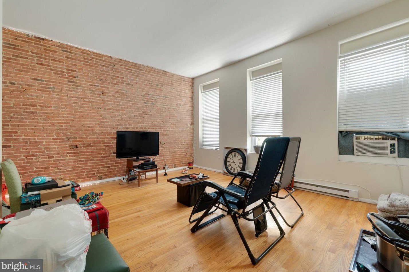 1739 Park Ave, Baltimore MD 21217-4816 exterior