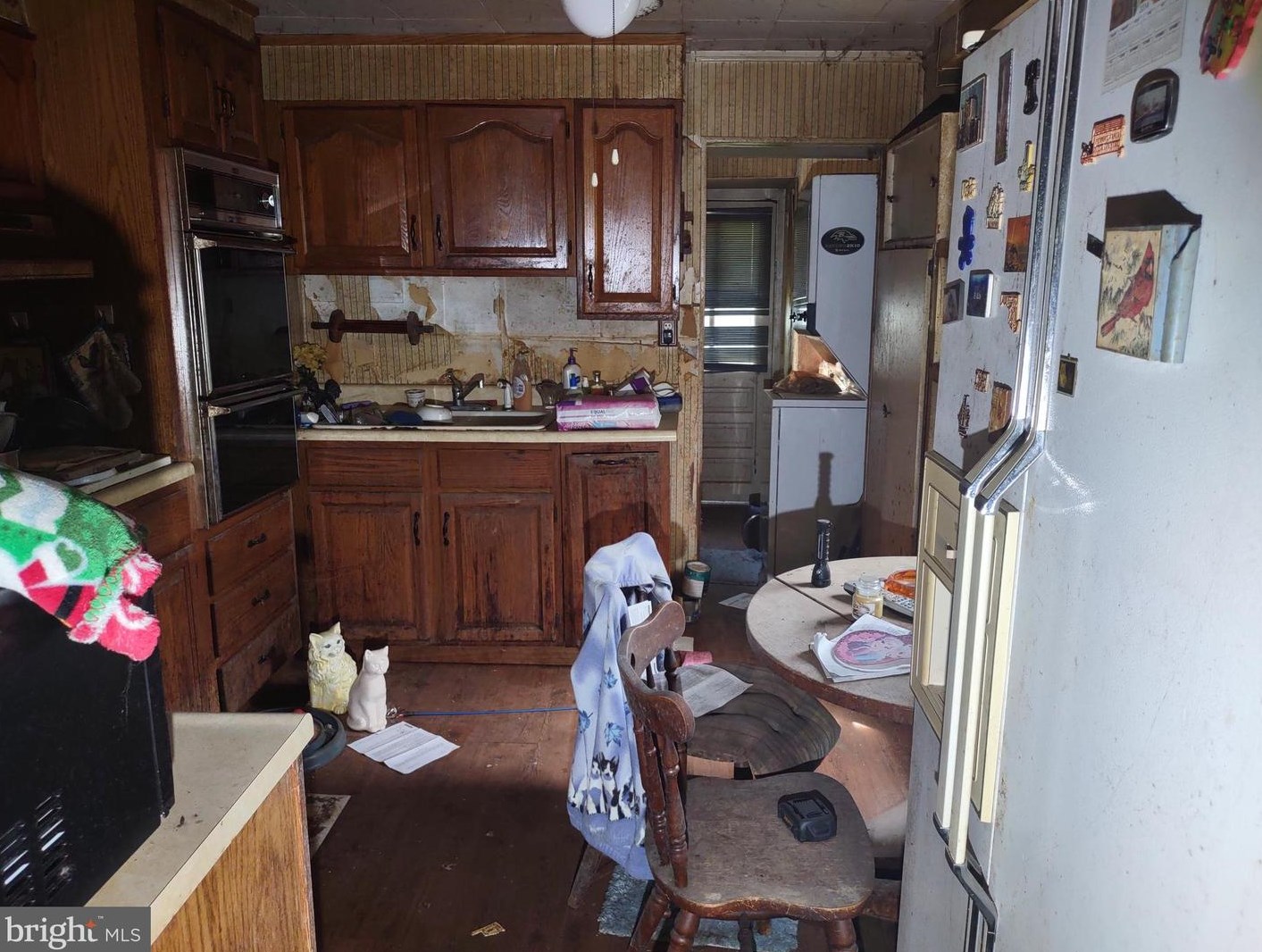 614 Maude Ave, Baltimore MD  21225-1930 exterior