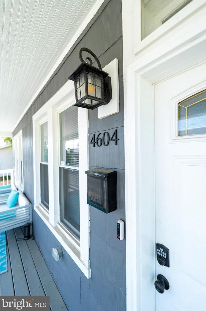4604 Simms Ave, Baltimore, MD 21206-5528