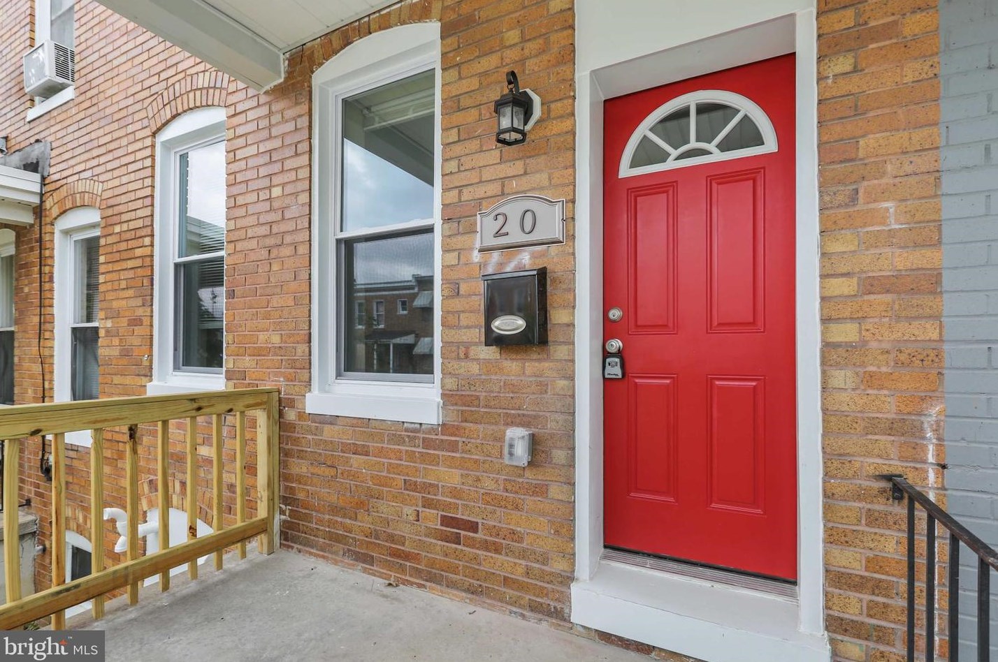 20 Abington Ave, Baltimore, MD 21229-3702
