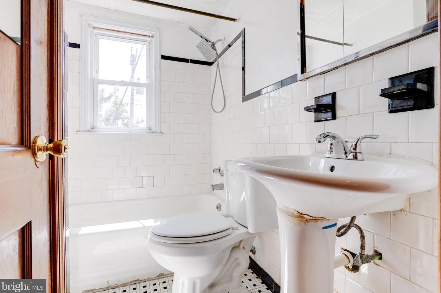 3809 Bonview Ave, Baltimore MD 21213-2012 exterior