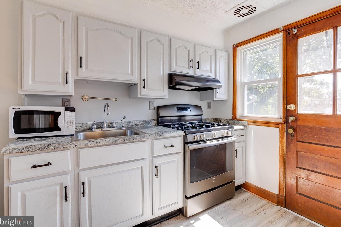 3809 Bonview Ave, Baltimore MD 21213-2012 exterior