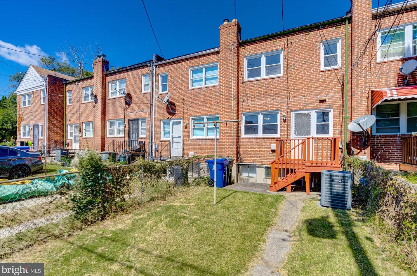 3809 Bonview Ave, Baltimore MD 21213-2012 exterior