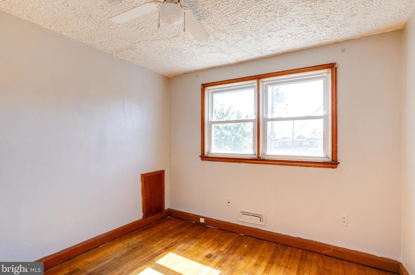 3809 Bonview Ave, Baltimore MD 21213-2012 exterior