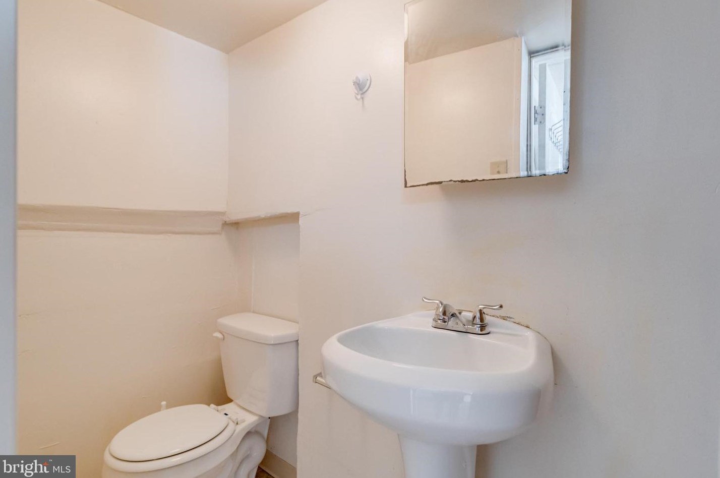 3809 Bonview Ave, Baltimore MD 21213-2012 exterior